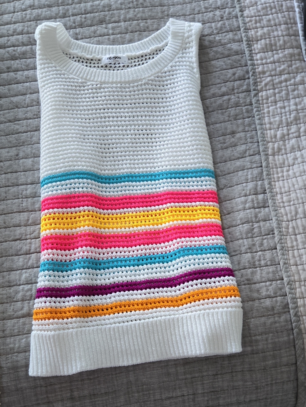 zeagoo White Crochet Sleeveless Sweater Tank with Bright Stripe Accents